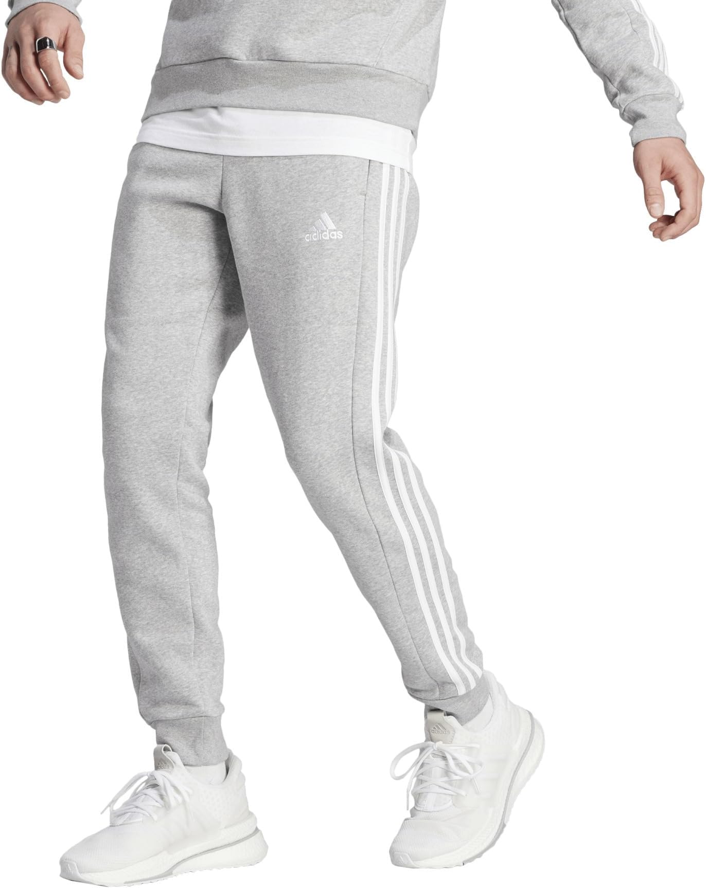 

Брюки adidas Essentials Fleece Tapered Cuffed 3-Stripes Pants, цвет Medium Grey Heather