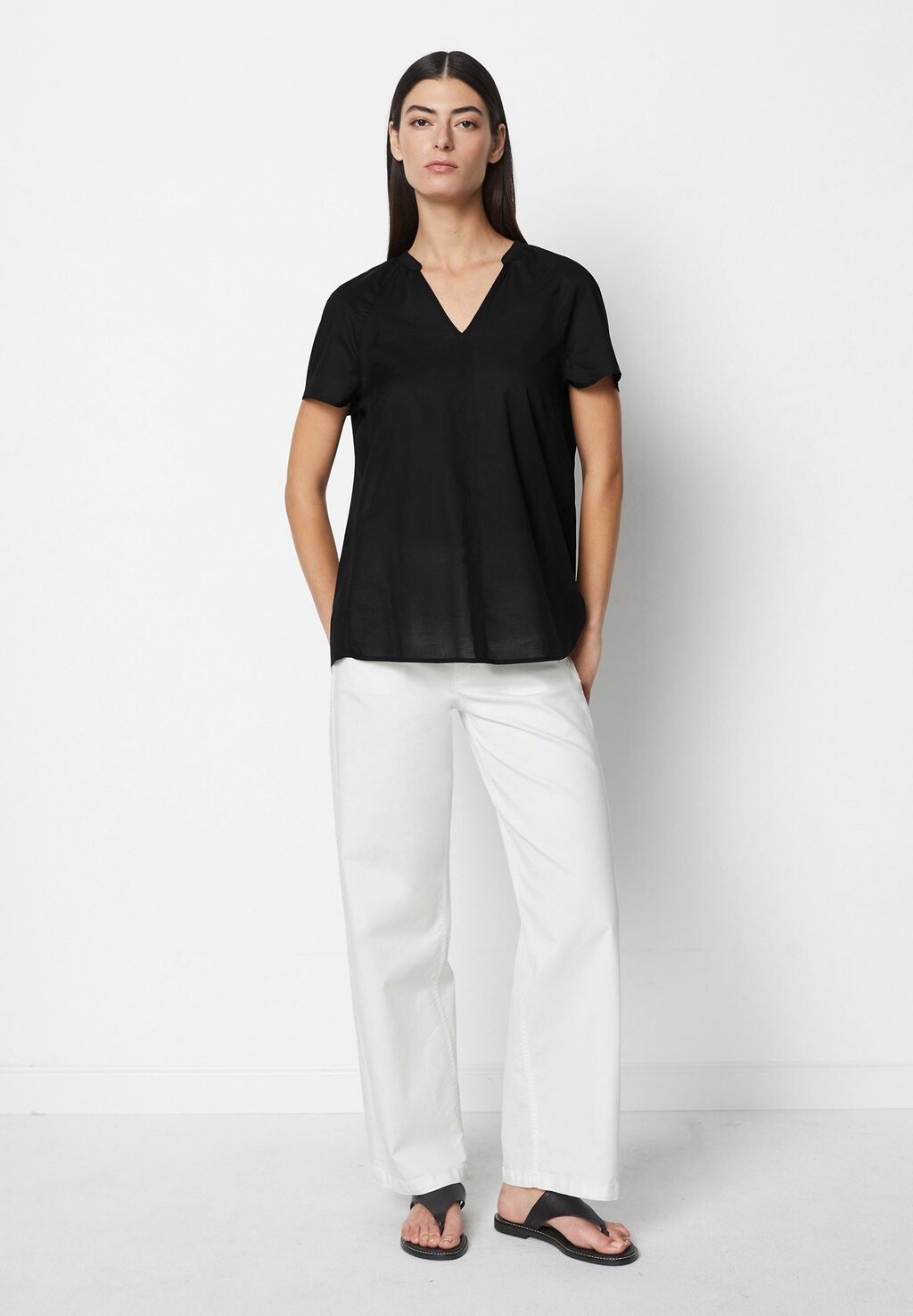 

Блуза V-NECK SHORT SLEEVED FEMININE DETAILS AT BACK SOLID Marc O'Polo, черный