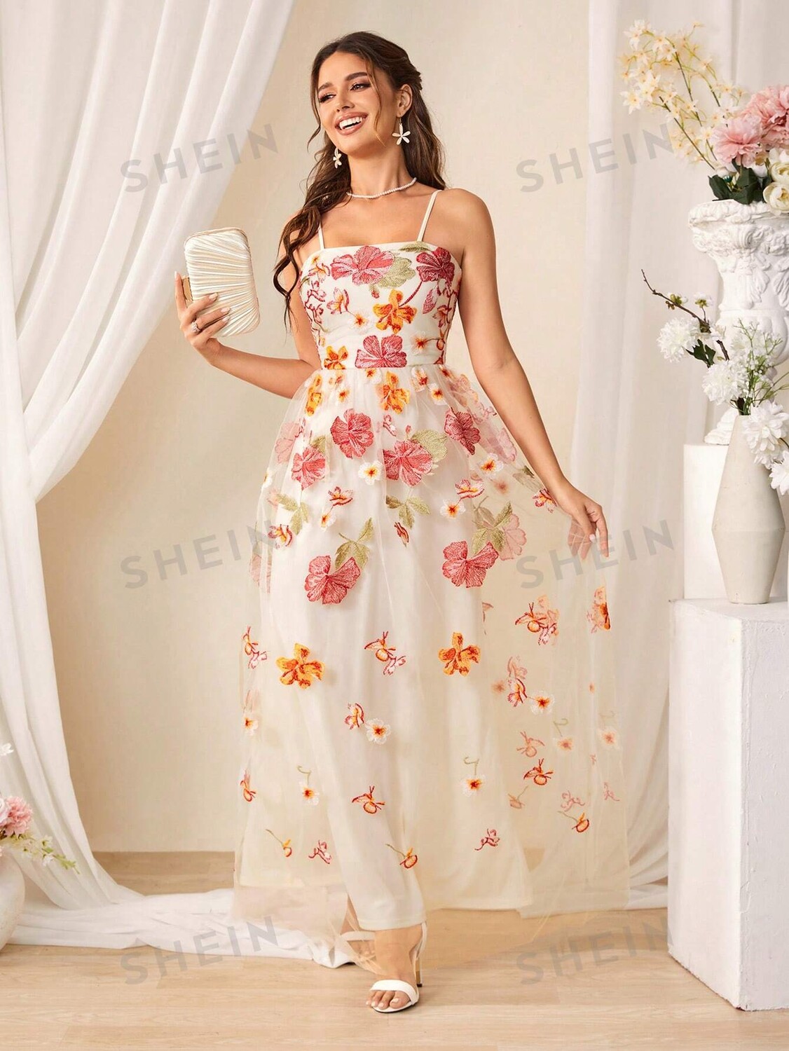 

Платье-макси Shein Belle с цветочной вышивкой, бежевый