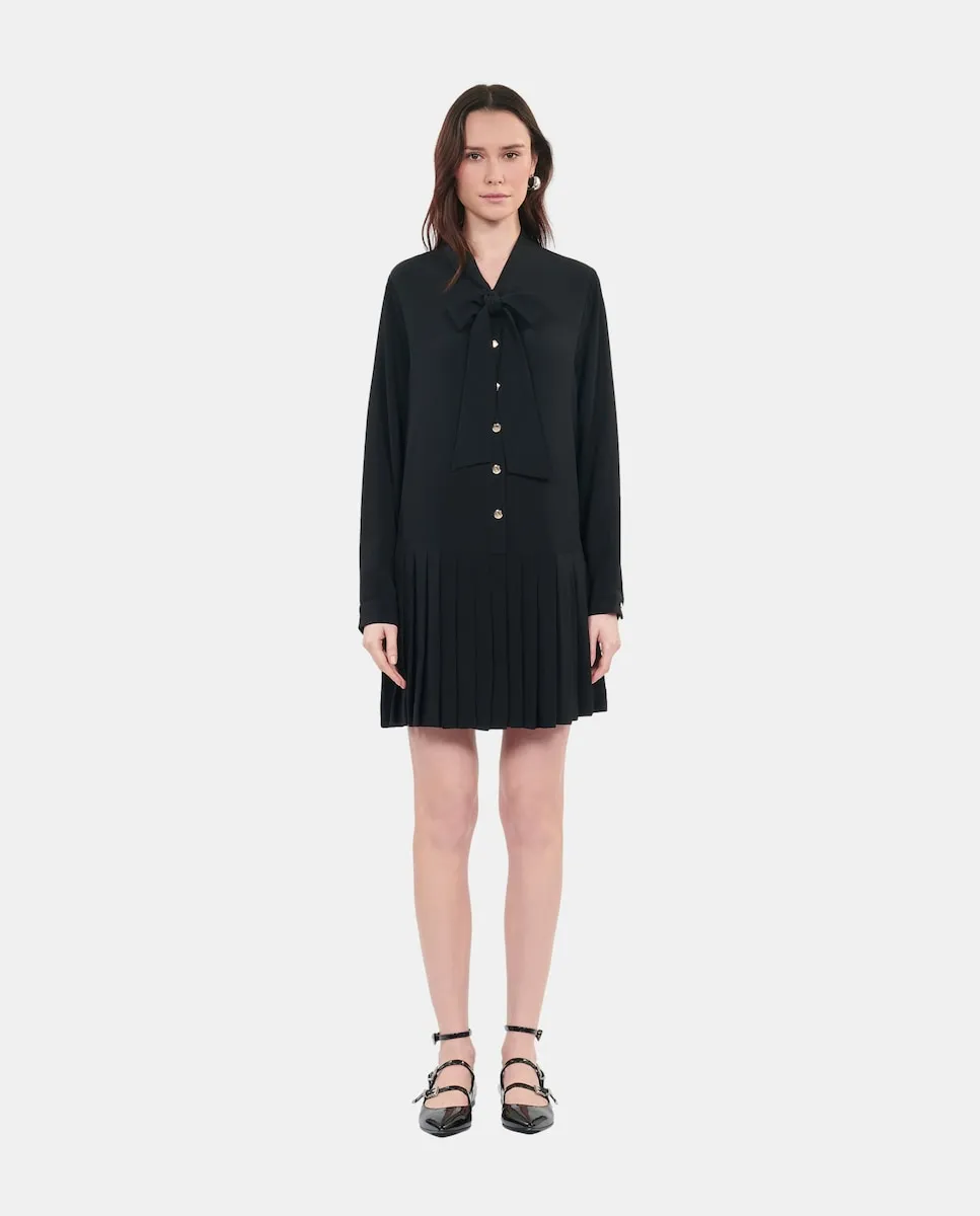 

Короткое платье с плиссированной юбкой The Kooples, черный