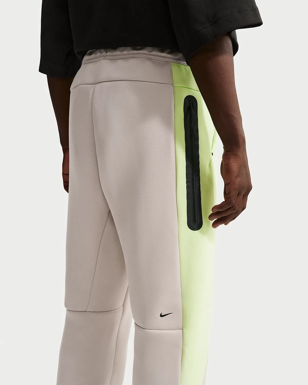 Мужские флисовые штаны Nike Tech с цветовой блокировкой и открытым низом, Cream II/Light Liquid Lime/Black — фото 3