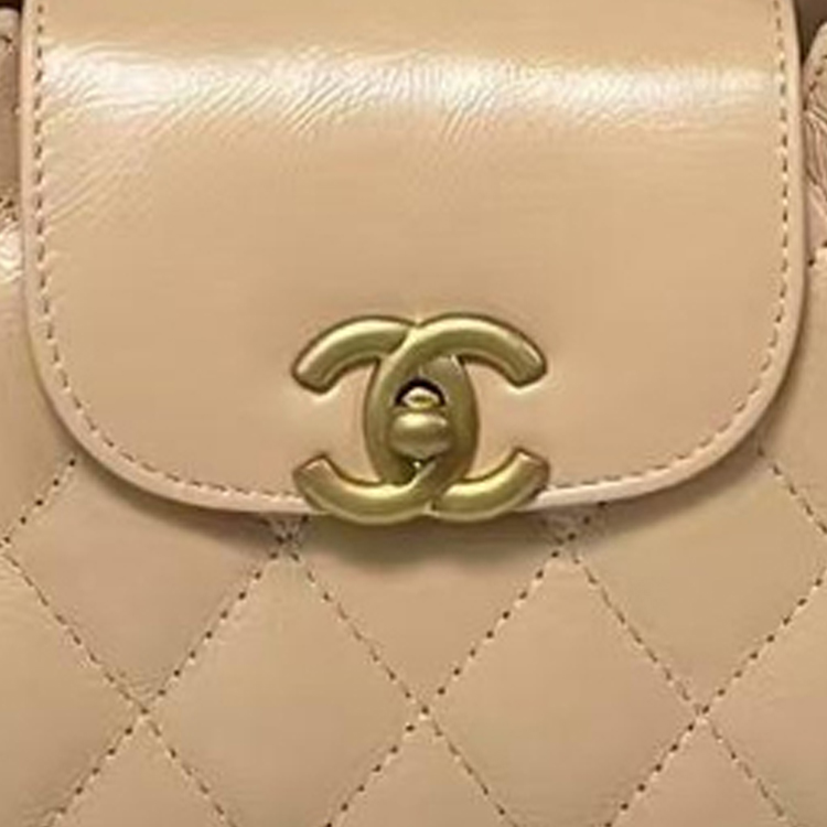 CHANEL Блестящая телячья кожа мини-сумка через плечо женская бежевая — фото 2