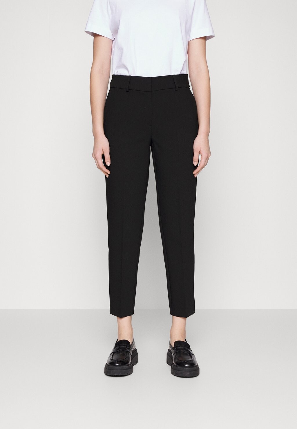 

Брюки SLFRITA RIA CROPPED PANT Selected Femme, черный