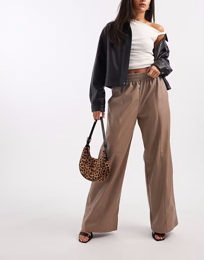 

Брюки из искусственной кожи с широкими штанинами и поясом на завязке, серо-коричневого цвета French Connection