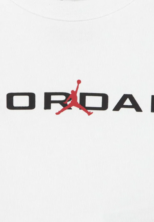 Короткие шорты унисекс Jordan, Gym Red — фото 4