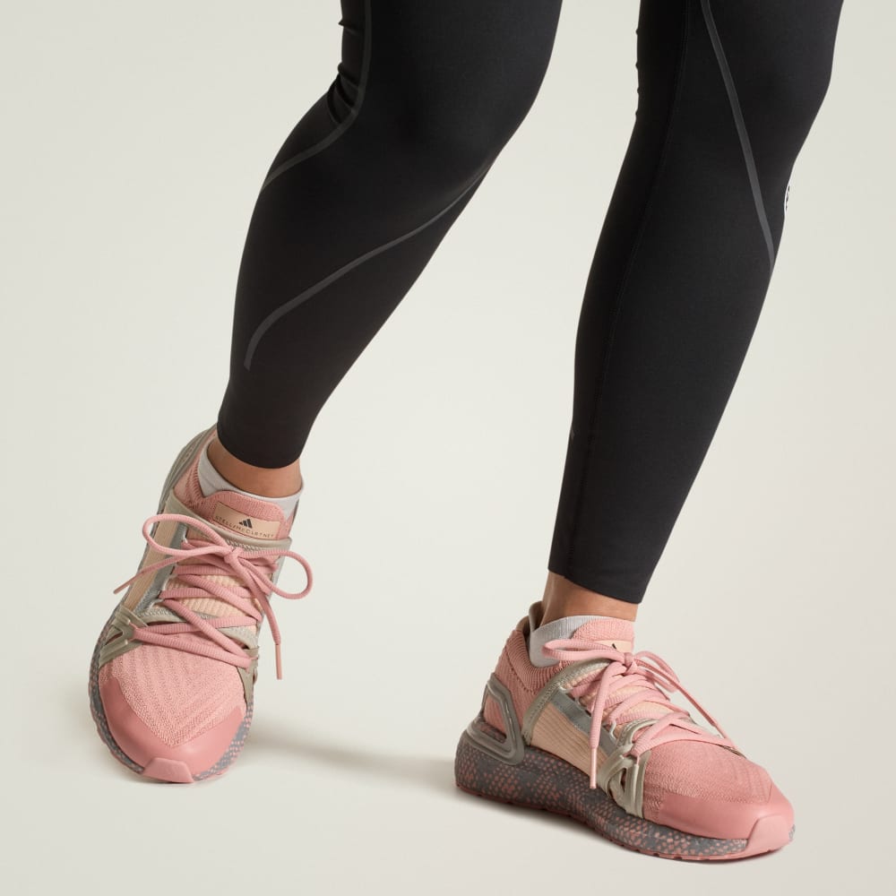 Кроссовки Adidas by Stella McCartney Ultraboost DNA Shoes, цвет Light Rosewood/Soft Powder/Willow Grey — фото 3
