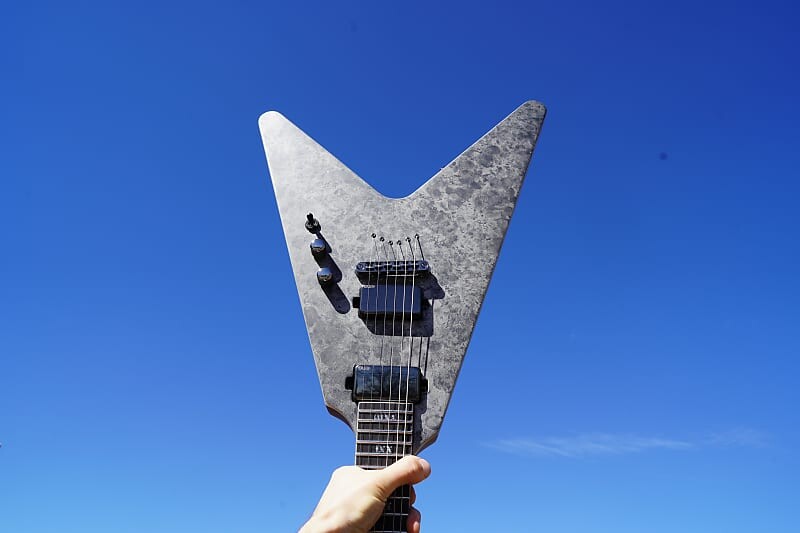 

Электрогитара Schecter DIAMOND SERIES Juan of the Dead V-1 - Satin Black Reign 6-String Electric Guitar