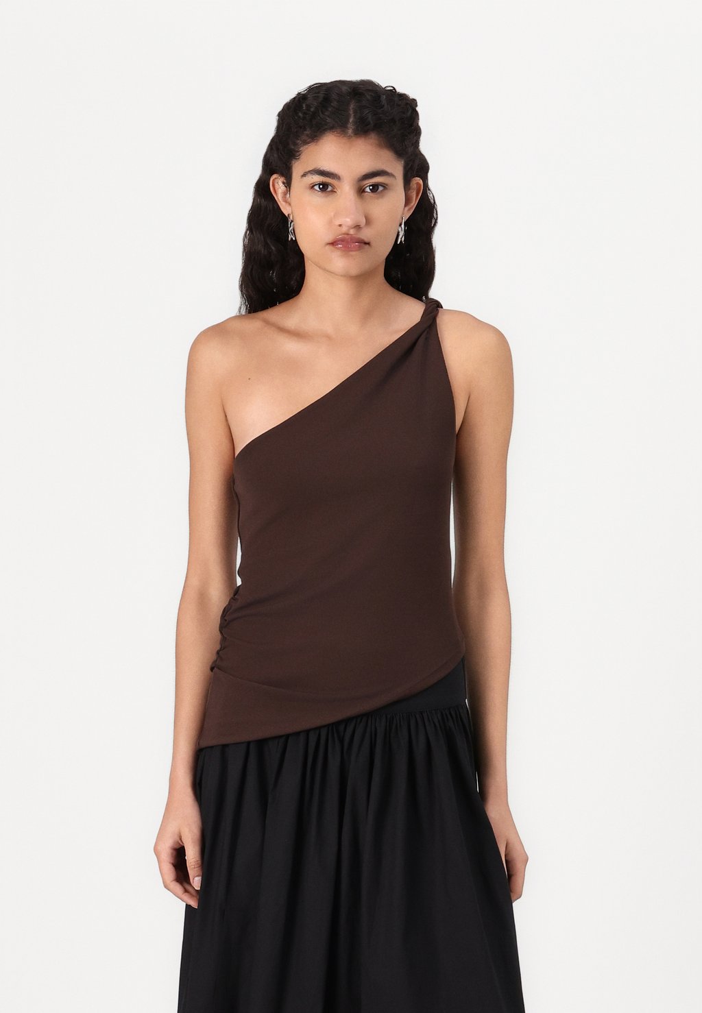 

Топ TWIST Gina Tricot, коричневый