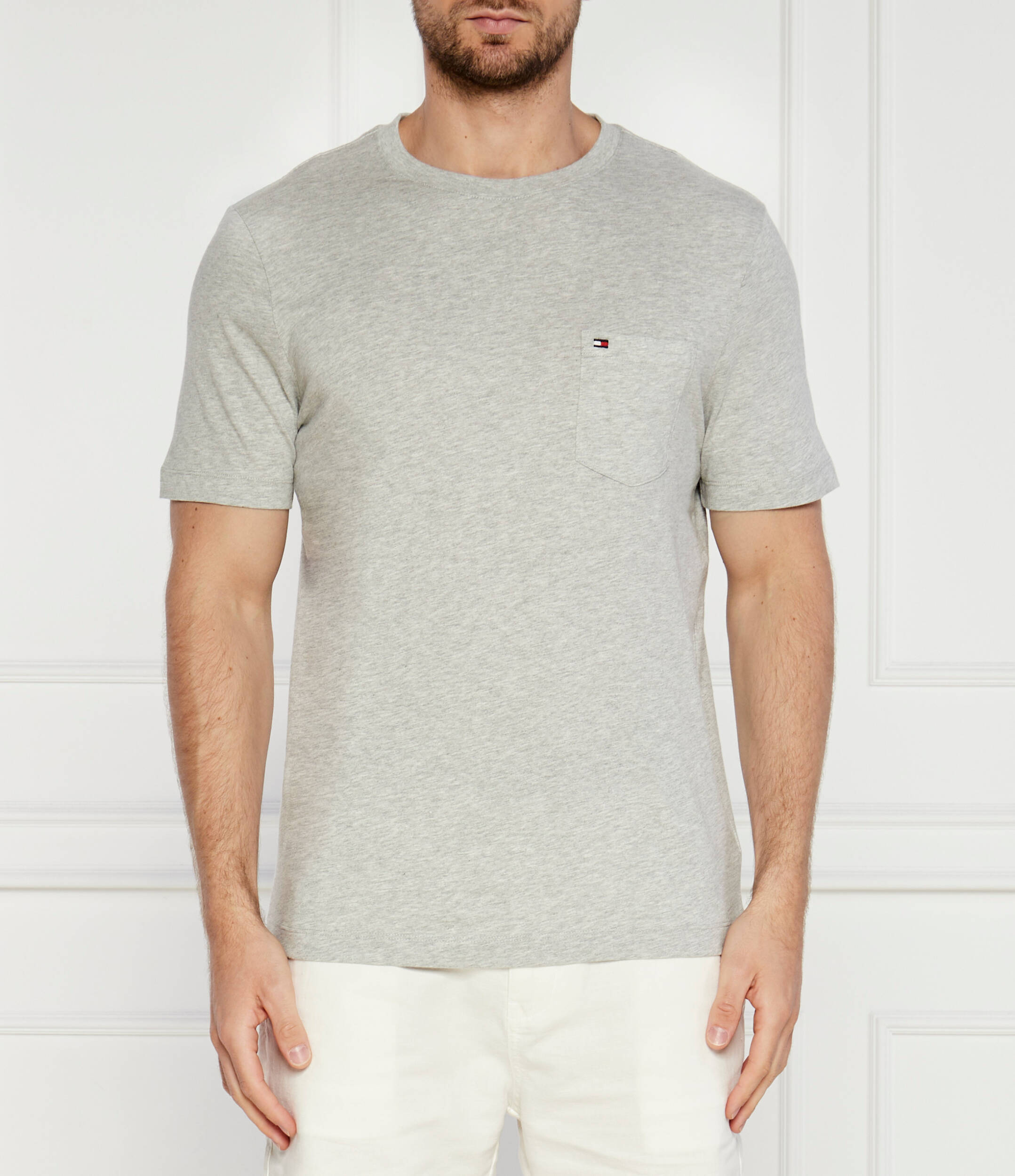 

Футболка Tommy Hilfiger POCKET TEE Regular Fit, серый