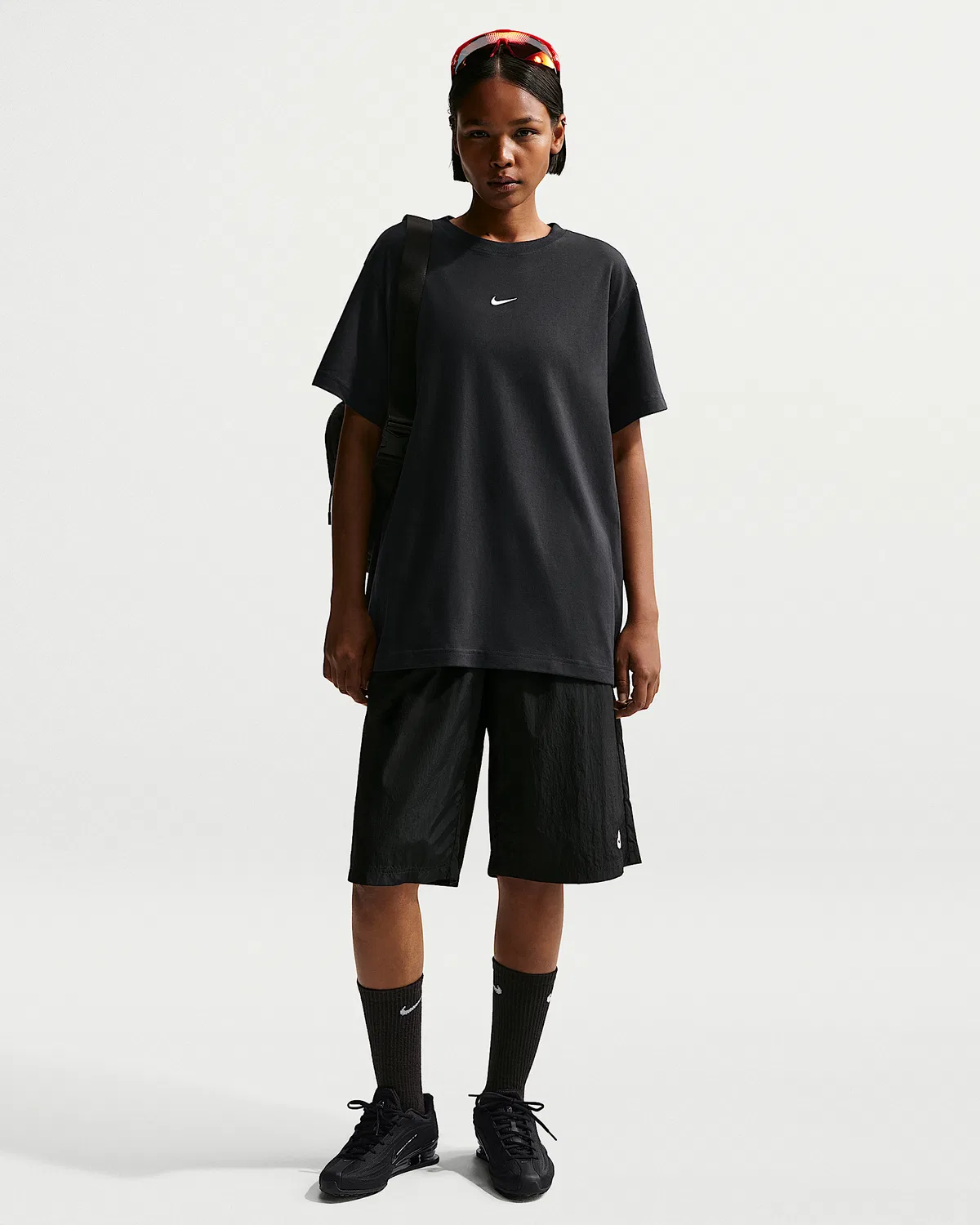 Женская оверсайз футболка Nike Sportswear Classic, Black/White — фото 4