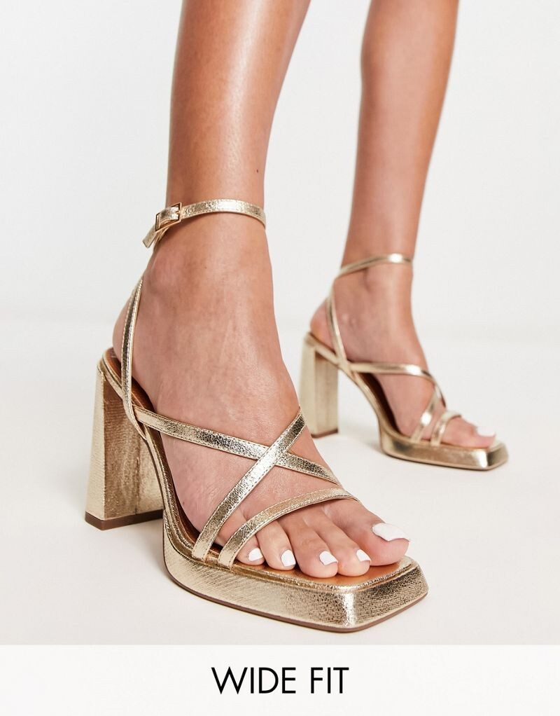 

Золотистые босоножки на платформе с ремешками ASOS DESIGN Wide Fit Nashville