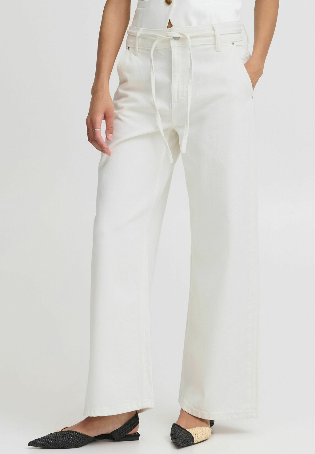 

Джинсы свободного кроя BYKIMU b.young by Zalando, белый