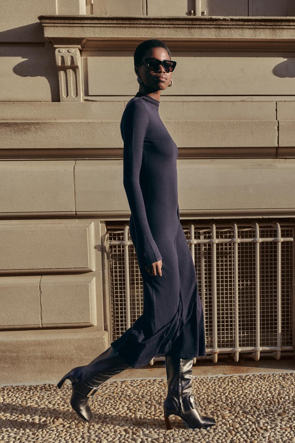

Длинное узловое трикотажное платье ZARA, темно-синий