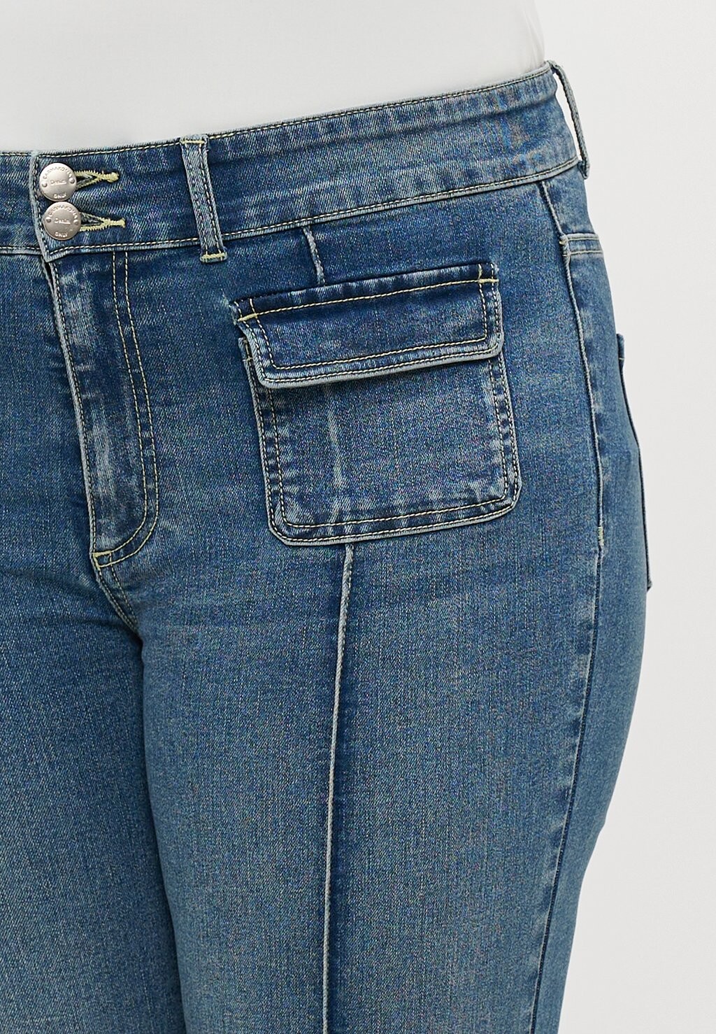 

Расклешенные джинсы CARSALLY EBBA MID WAIST ONLY Carmakoma, синий деним