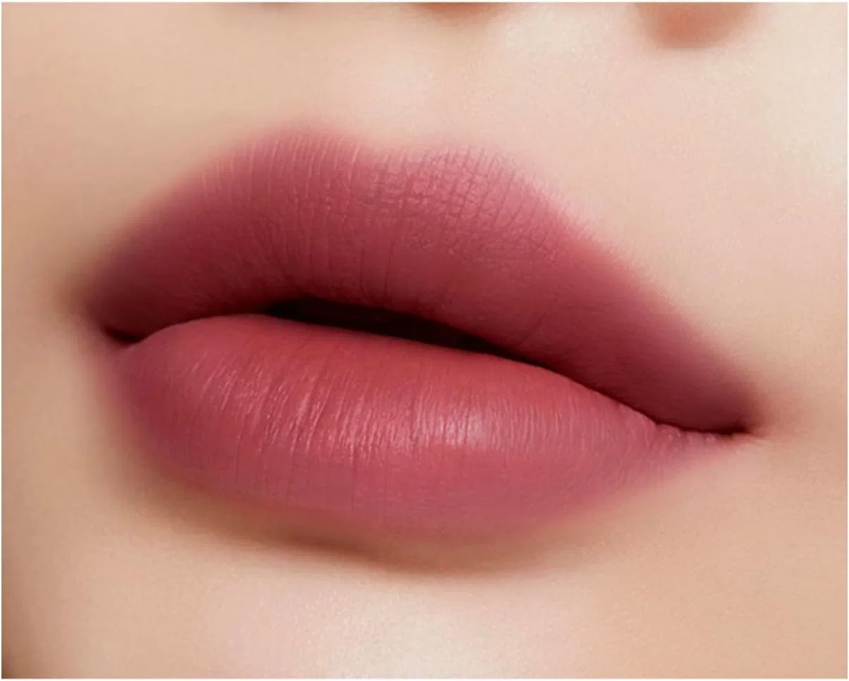 Помада матовая Makeup For Ever Rouge Artist Velvet Nude 111 — фото 3