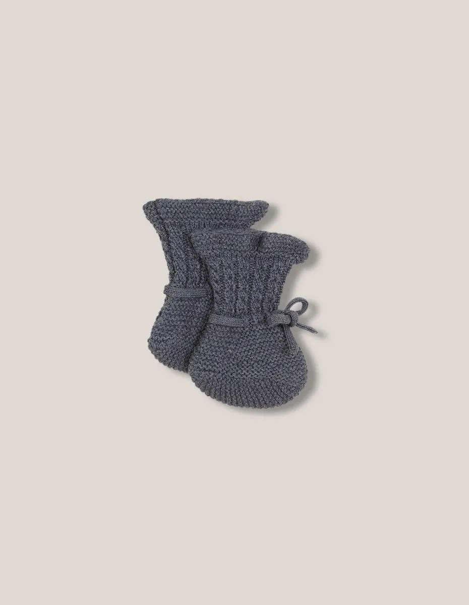 

Высокие вязаные детские пинетки из пряжи Gocco, серый