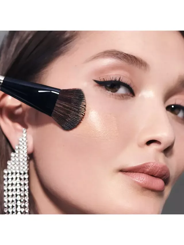 Кисть для создания эффекта мягкого фокуса Bobbi Brown — фото 2