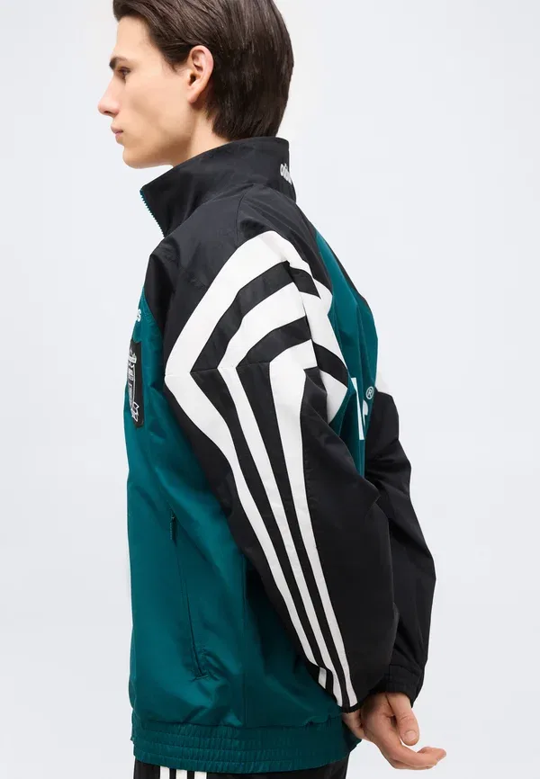 Толстовка Liverpool FC Track 95 Club Wear Adidas Performance, насыщенный зелёный/чёрный — фото 4