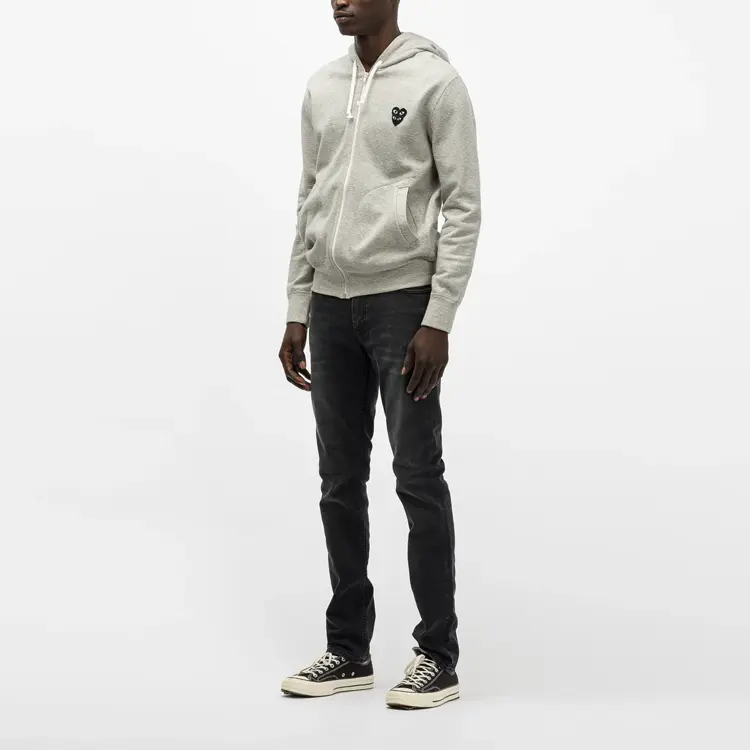 Куртка COMME des GARCONS PLAY Zip Hooded Sweatshirt With Black Family Heart 'Grey', серый — фото 4