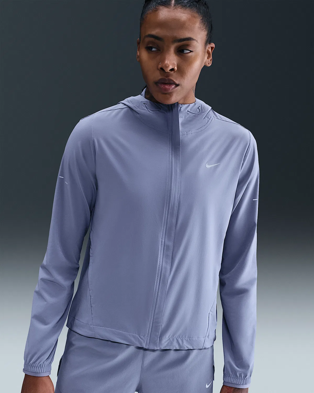 Женская ветрозащитная куртка Nike Swift для бега, World Indigo