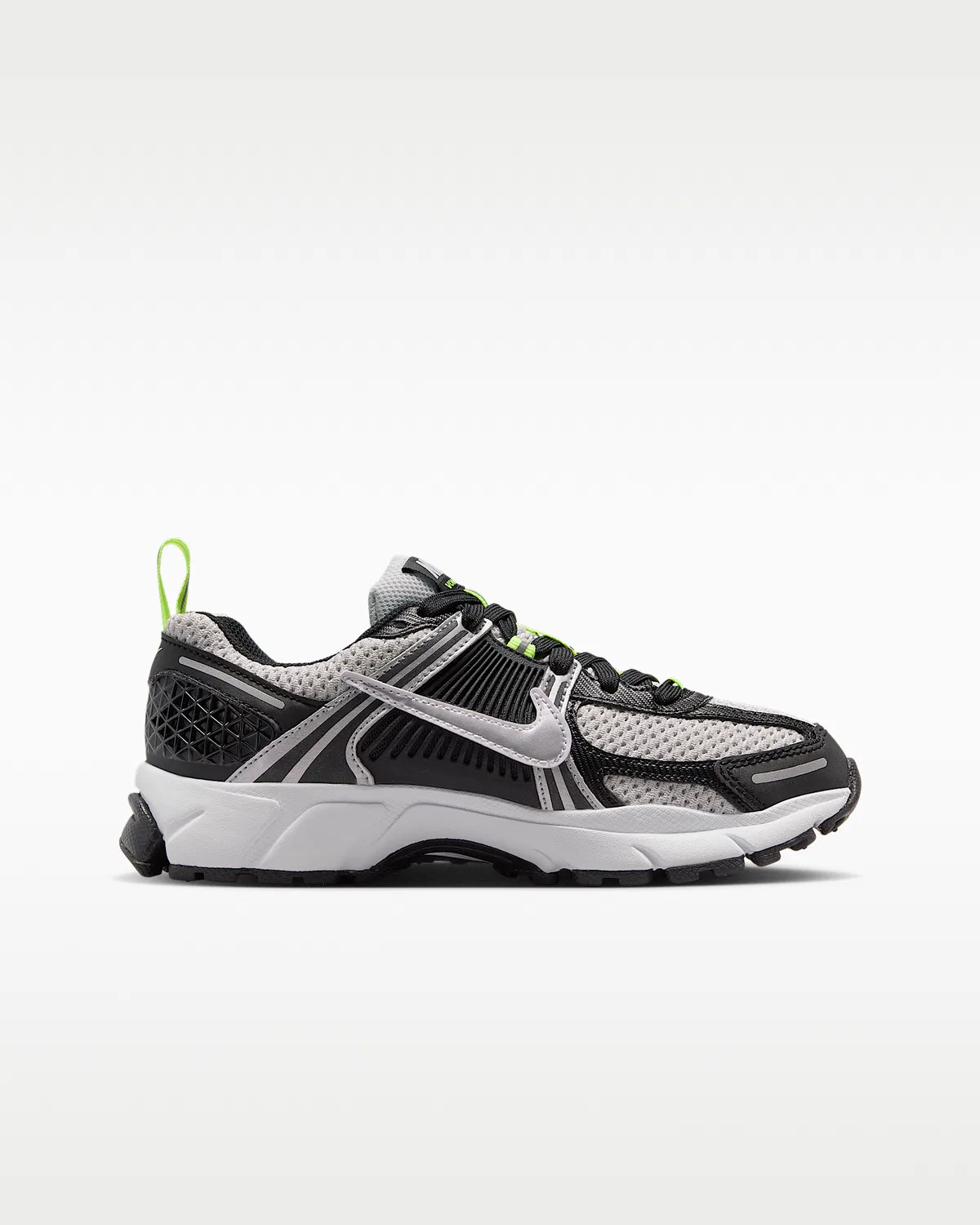 Кроссовки для старших детей Nike Vomero 5, Black/Photon Dust/Volt Ice/Metallic Silver — фото 3