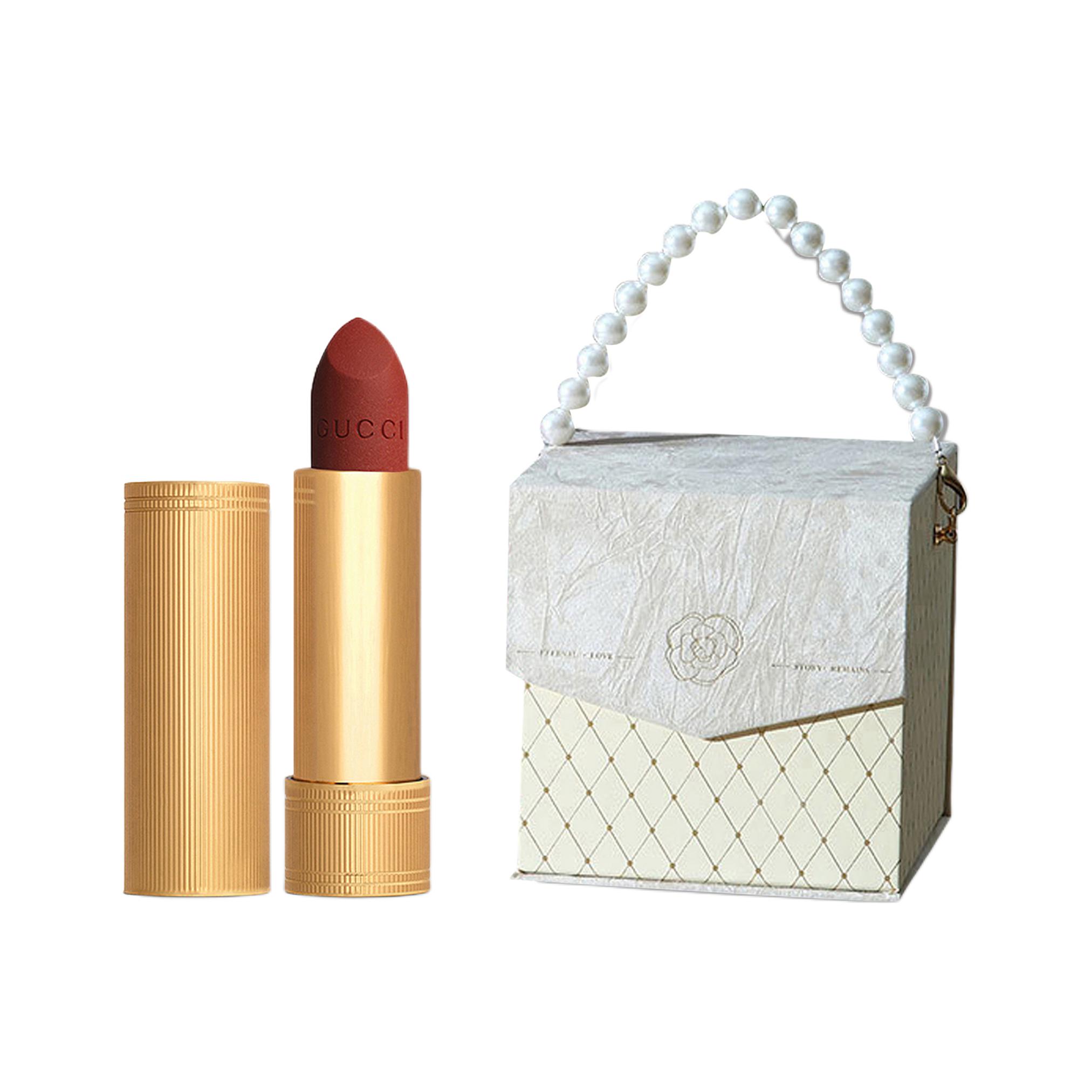 

GUCCI Тонирующая помада в подарочной упаковке, кремовая увлажняющая, легко растушевывается, натуральный оттенок, не оставляет следов, подарок на день учителя