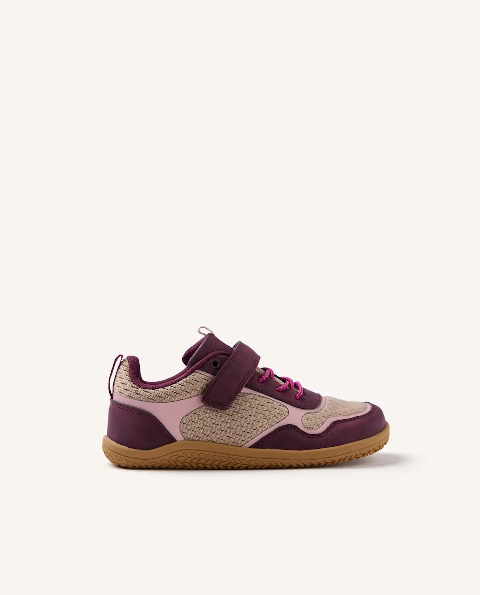 

Детские спортивные кроссовки barefoot с рисунком на подошве и регулируемыми застежками Gioseppo, бордовый