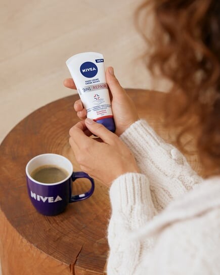 Набор восстанавливающей губной помады + крема для рук NIVEA — фото 3