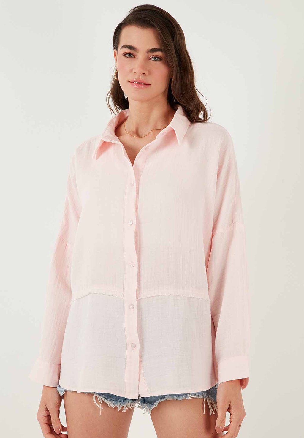 

Блузка на пуговицах LELA, светло-розовый