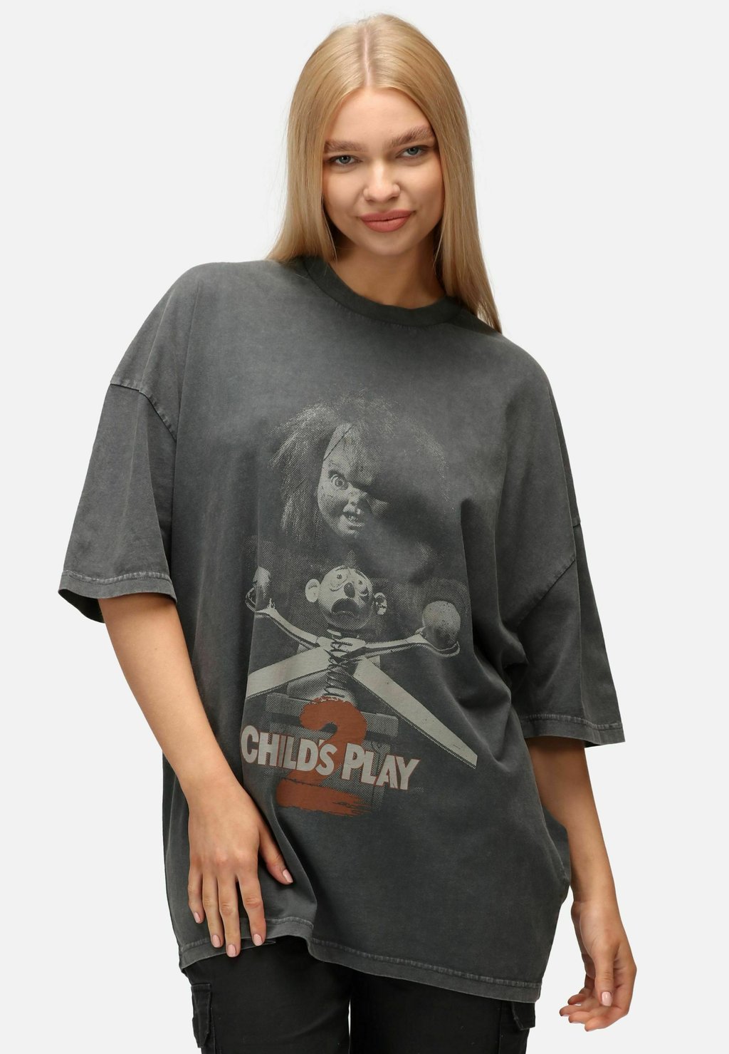 

Футболка с принтом UNISEX CHUCKY 2 CHILD'S PLAY Re:Covered, черный