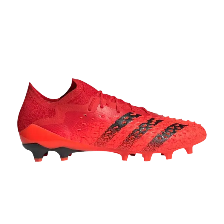 

Кроссовки Adidas Predator Freak.1 Low AG, красный