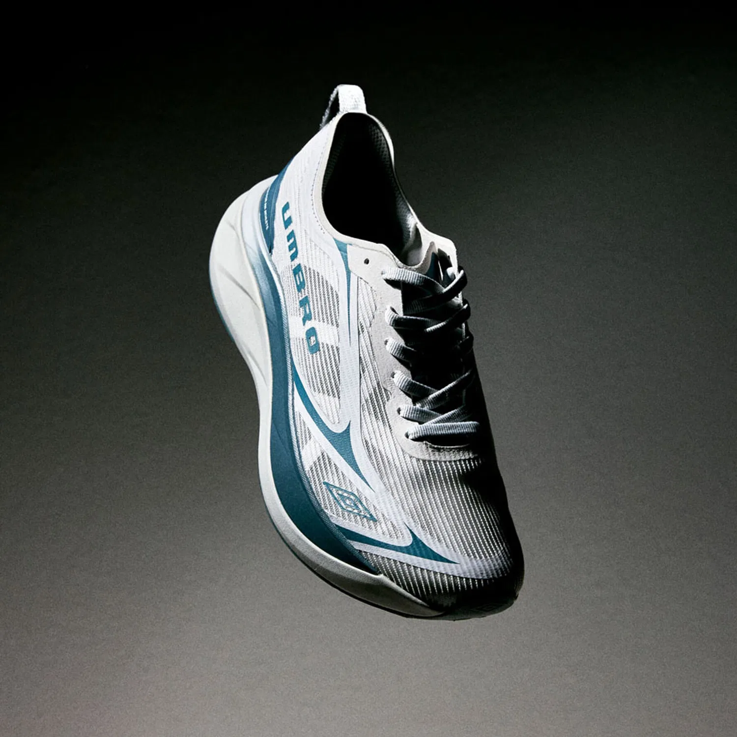 Мужские серые кроссовки Wished Run от Umbro