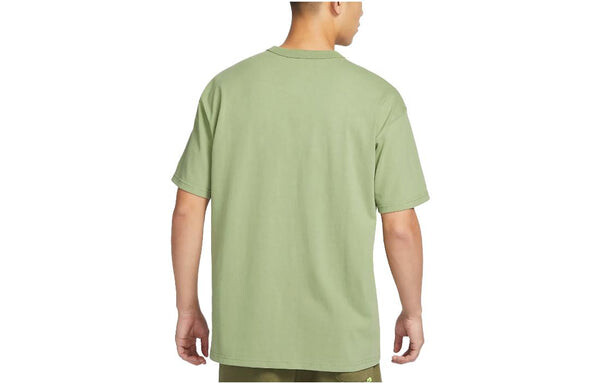 Футболка Nike Sportswear Premium Essentials T-Shirt 'Green', зеленый — фото 3