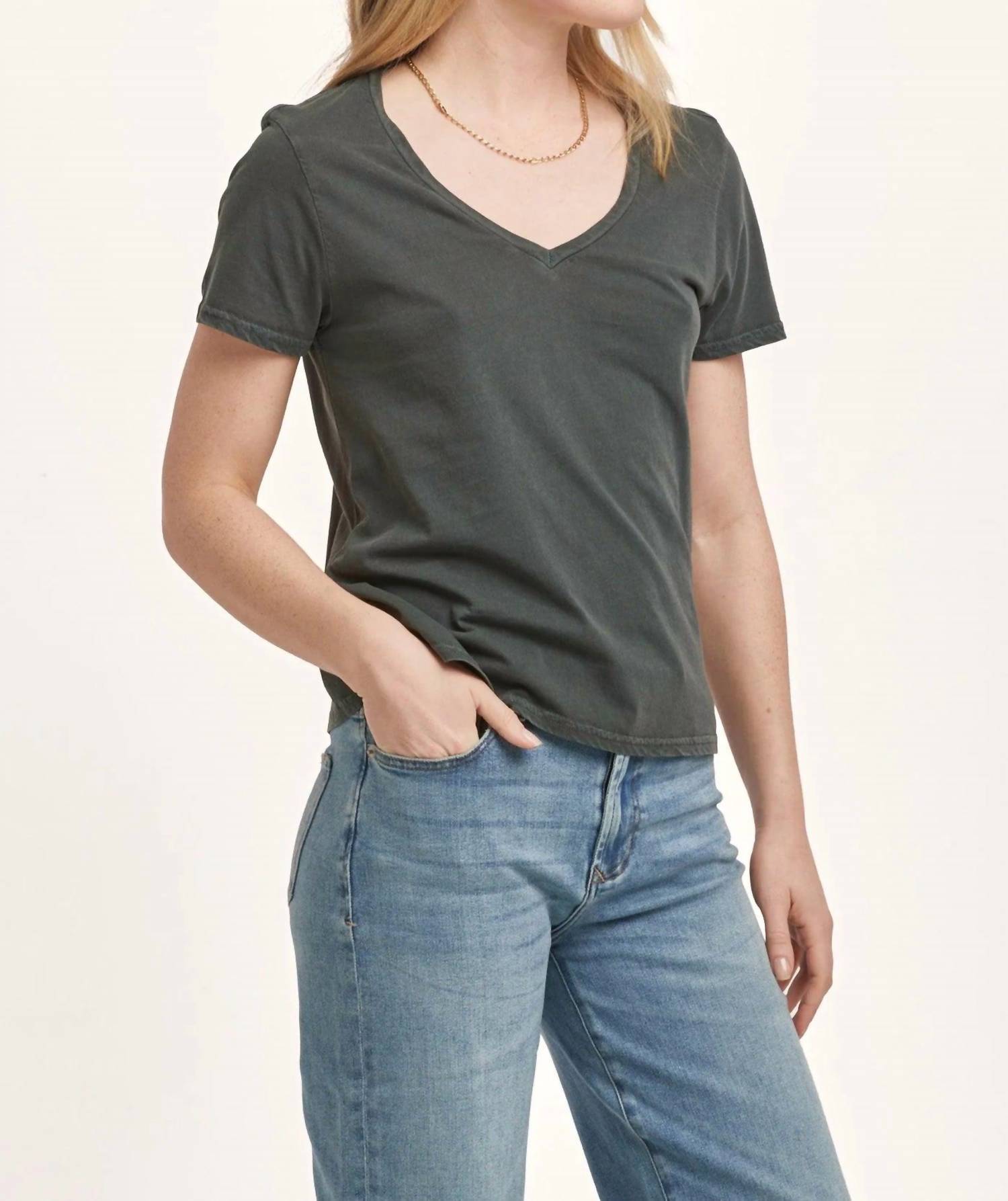 

Футболка Madelyn в цвете Dark Moss DEAR JOHN DENIM