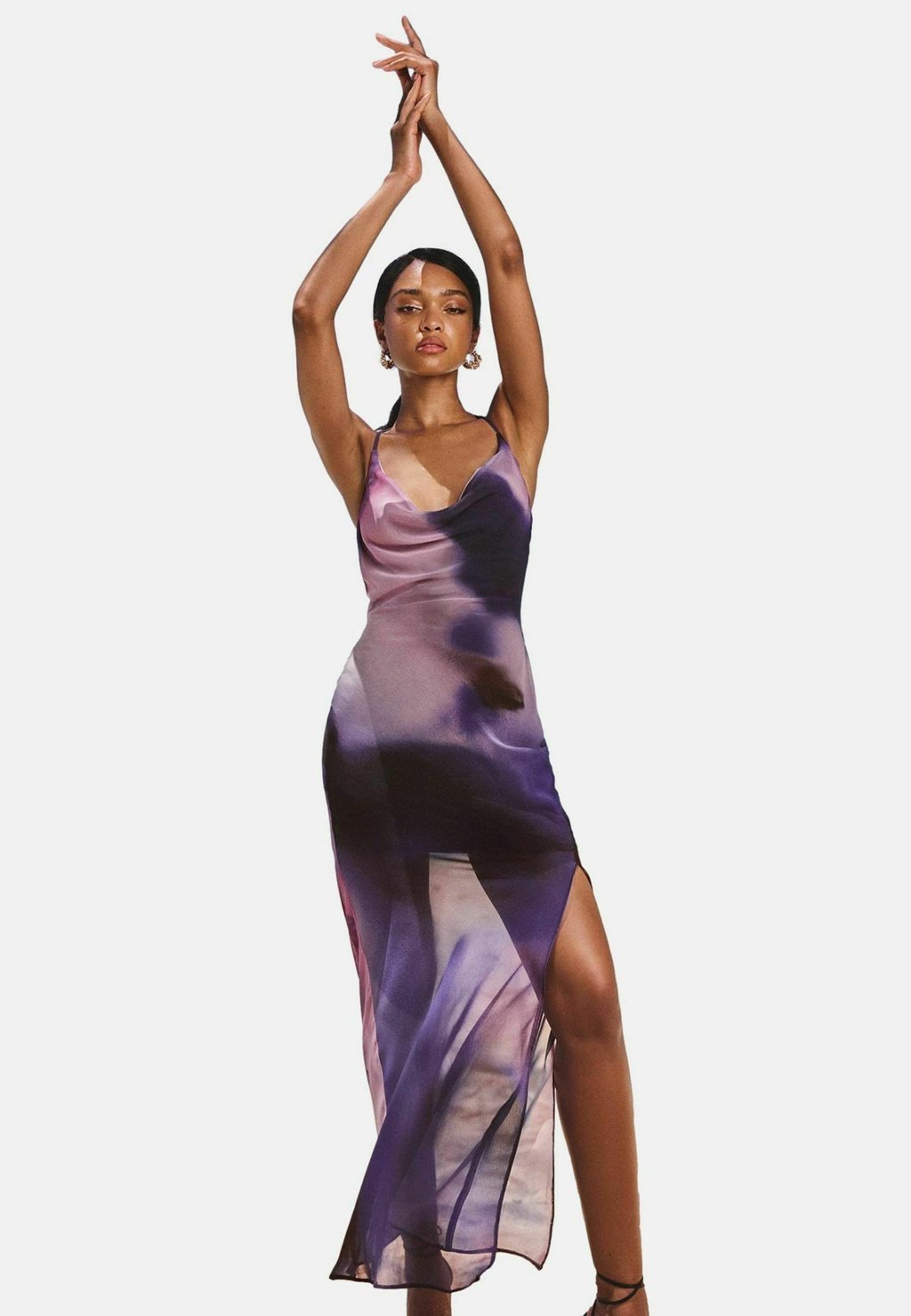 

Платье макси REGULAR FIT - PRINTED CAMI COWL SLIP Lipsy, черный