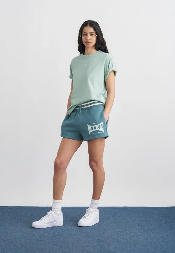 Классическая футболка, базовая футболка Nike Sportswear, Steam — фото 2