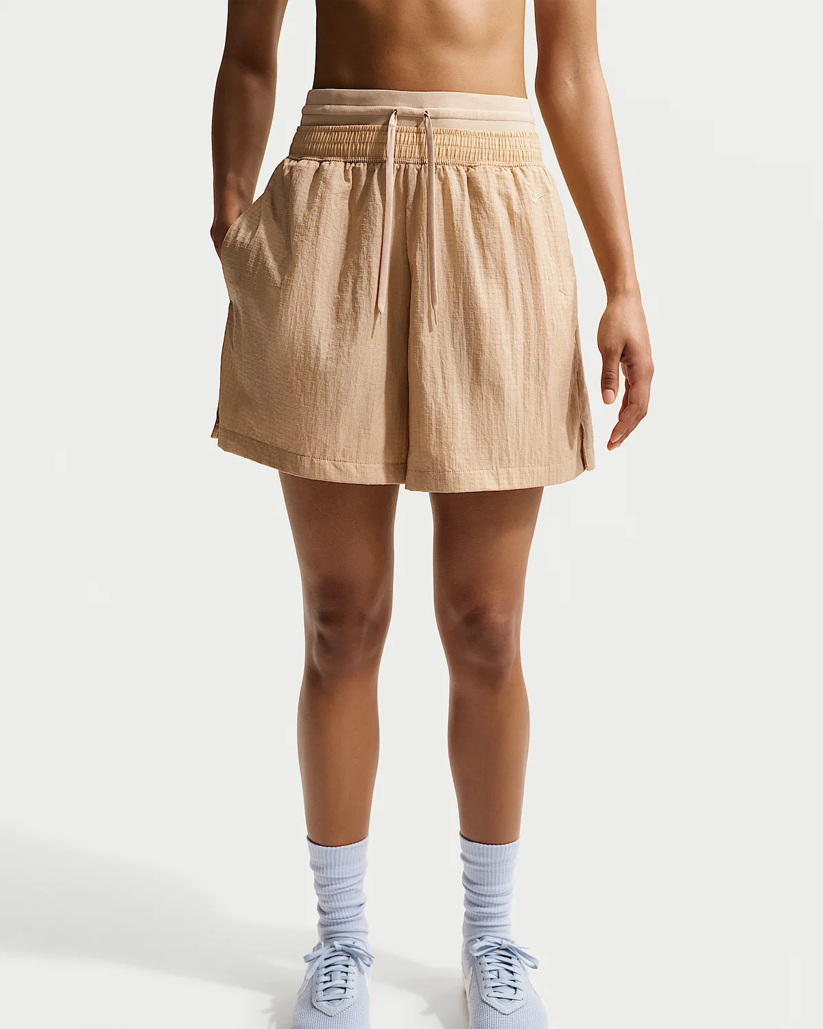Женские свободные шорты Nike Sportswear с высокой посадкой из легкого рипстопа, Linen/Linen — фото 2