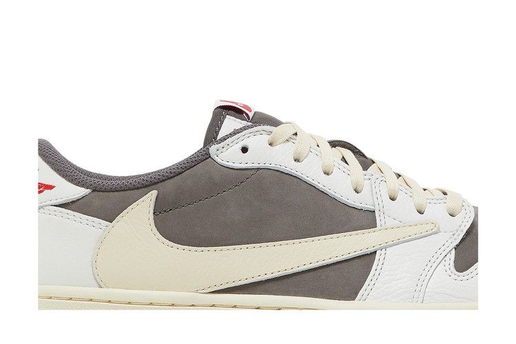 Кроссовки Air Jordan Travis Scott x Air Jordan 1 Retro Low OG 'Reverse Mocha' Sample, белый — фото 3