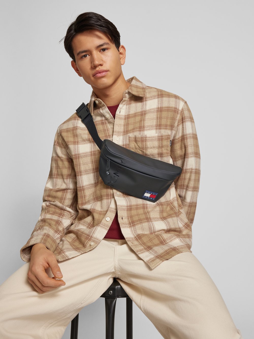 

Поясная сумка с этикеткой-значком, модель «DAILY» Tommy Jeans, черный