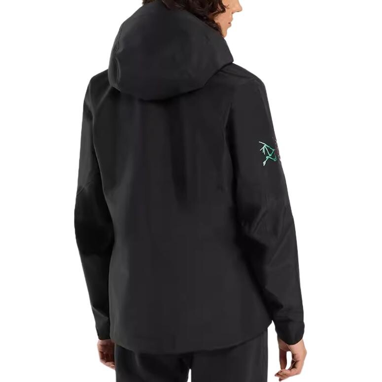 Куртка женская Arcteryx Alpha с капюшоном, черный — фото 3