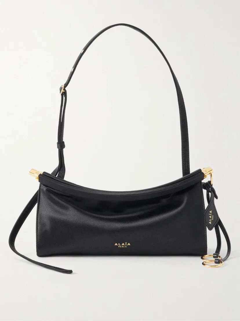 Маленькая атласная сумка через плечо Le Click Alaïa, черный