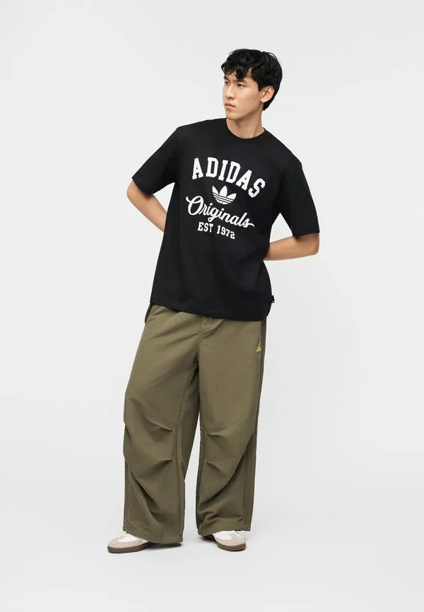 Свободная футболка унисекс с графическим принтом Adidas Originals, Black — фото 3
