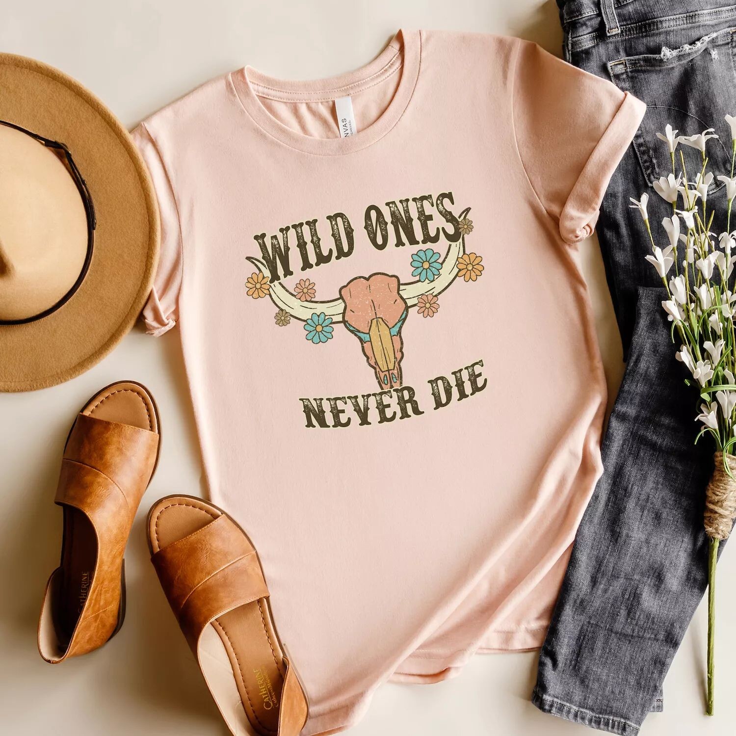 

Футболка с короткими рукавами и рисунком Wild Ones Never Die Simply Sage Market