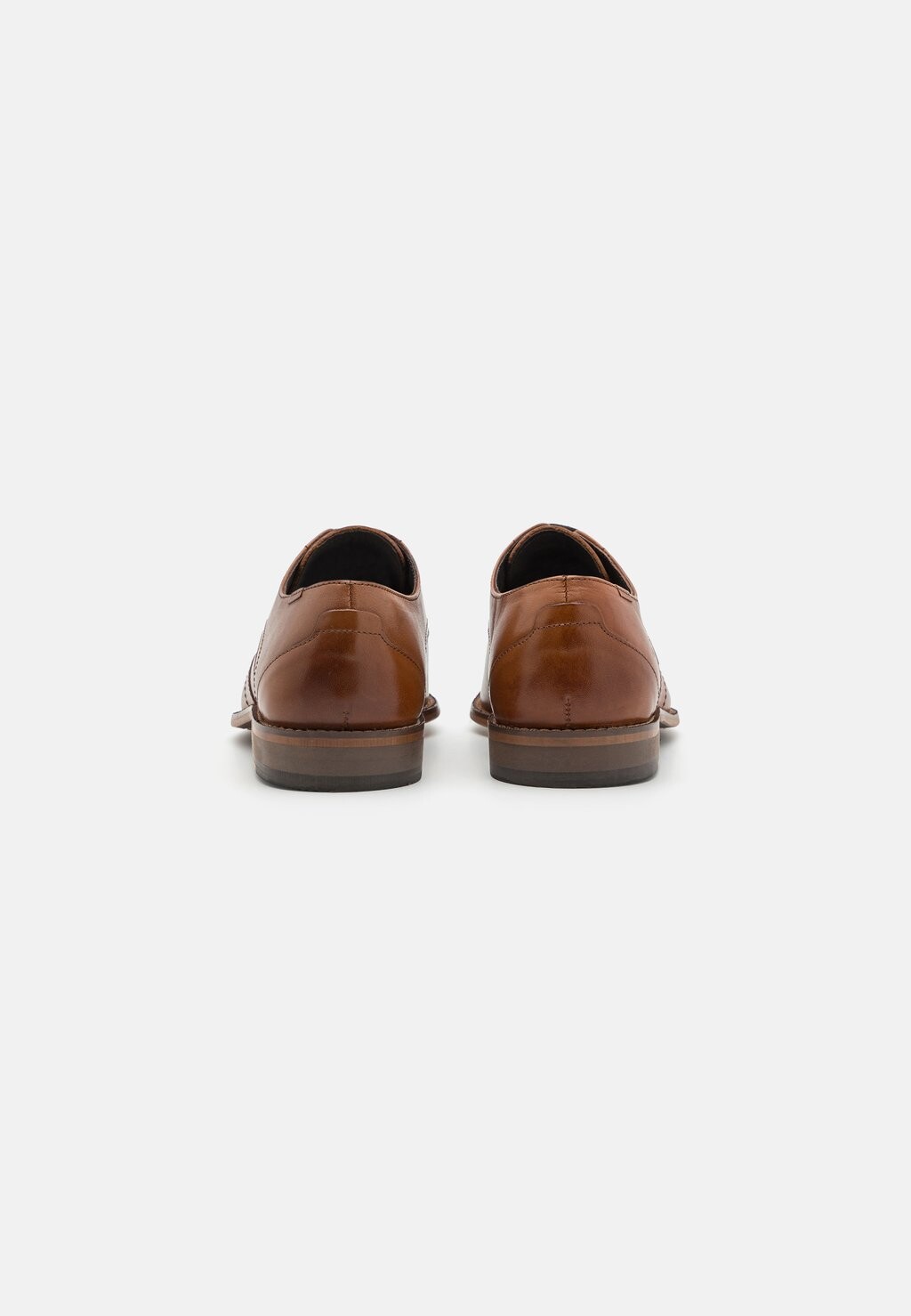 

Туфли на шнуровке LEATHER Pier One, коньяк