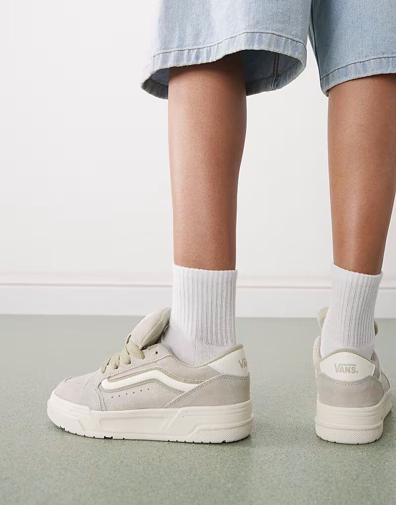 Массивные замшевые кеды Vans Hylane светло-коричневого цвета — фото 3