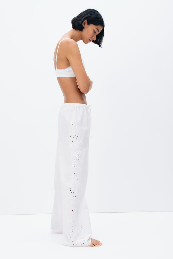 

Вышитые пижамные штаны H&M, белый