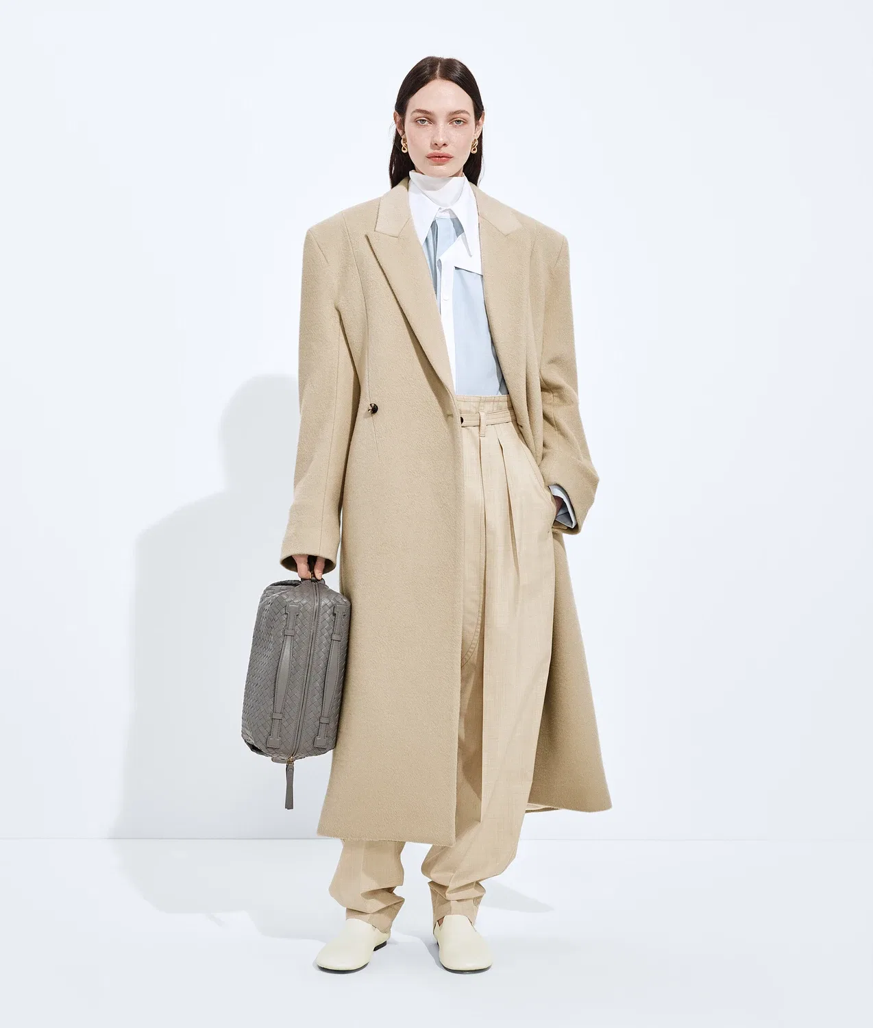 Рубашка из хлопкового оксфорда с поясом BOTTEGA VENETA, голубой — фото 4