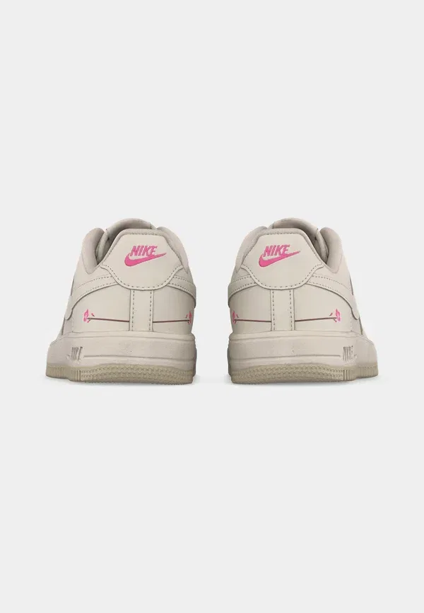 Кроссовки Nike Sportswear Force 1 Lace, светло-бежевый/игриво-розовый/фауна-браун — фото 4