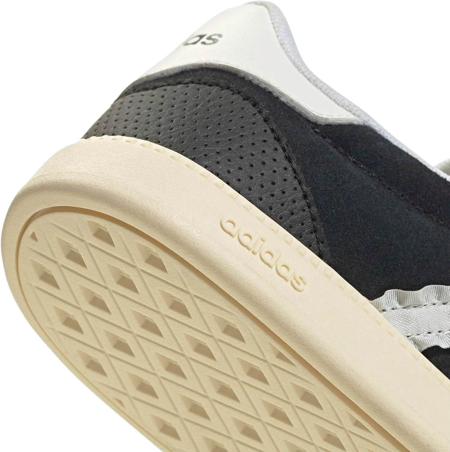 Унисекс кроссовки Adidas Breaknet Sleek, белый/черный/ванильный — фото 4
