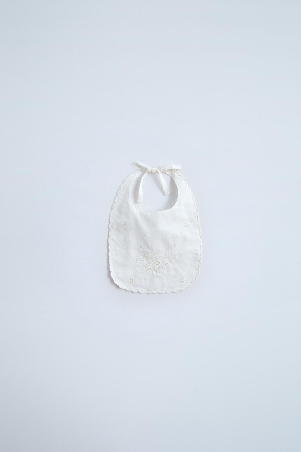 

Вышитый нагрудник ZARA, цвет oyster/white